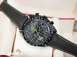 OMEGA 歐米茄 Speedmaster Apollo 8 超霸 阿波羅八號 <font color=#ff00ff> 黑色陶瓷材質</font> <font color=#4F4F4F>Dark Side of the Moon「月之暗面」鏤空面盤 </font>31092445001001 計時碼表 登月錶 <font color=#70cce1>土星五號火箭小秒針</font> 同軸擒縱 <font color=#FF0000>2024年保卡</font> 手上鏈 44.25mm