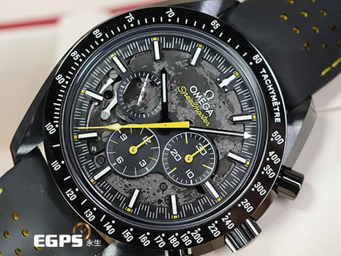 OMEGA 歐米茄 Speedmaster Apollo 8 超霸 阿波羅八號 Dark Side of the Moon「月之暗面」鏤空面盤 31092445001001 計時碼表 登月錶 最新款 土星五號火箭小秒針 黑陶瓷 鈦金屬 同軸擒縱 2024年保單 手上鏈 44.25mm