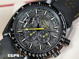 OMEGA 歐米茄 Speedmaster Apollo 8 超霸 阿波羅八號 <font color=#ff00ff> 黑色陶瓷材質</font> <font color=#4F4F4F>Dark Side of the Moon「月之暗面」鏤空面盤 </font>31092445001001 計時碼表 登月錶 <font color=#70cce1>土星五號火箭小秒針</font> 同軸擒縱 <font color=#FF0000>2024年保卡</font> 手上鏈 44.25mm