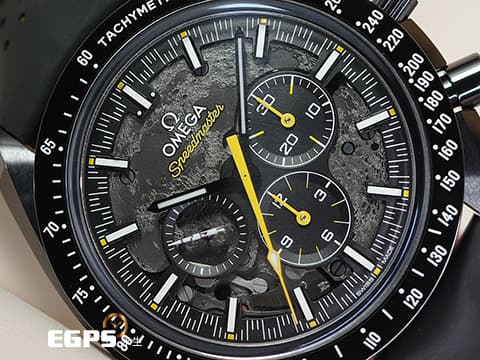 OMEGA 歐米茄 Speedmaster Apollo 8 超霸 阿波羅八號 Dark Side of the Moon「月之暗面」鏤空面盤 31092445001001 計時碼表 登月錶 最新款 土星五號火箭小秒針 黑陶瓷 鈦金屬 同軸擒縱 2024年保單 手上鏈 44.25mm