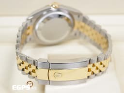 ROLEX 勞力士 蠔式 Datejust 36 蠔式日誌型 126233 <font color="#f5dea8">原廠鑽石時標香檳色面盤 18K黃金 半金款</font> DJ36 經典三角坑紋錶圈 <font color="#FF0000">2025年保卡 紀念型（Jubilee）五株錶帶</font> 自動上鍊 36mm