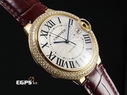 CARTIER 卡地亞 Ballon Bleu 藍氣球 18K黃金材質 2998 <font color=#ff00ff>精鑲鑽石錶圈</font> <font color=#ff0000>鑲嵌藍色尖晶石錶冠、銀白色放射狀雕紋面盤、劍形藍鋼指針</font> 自動上鍊 42mm