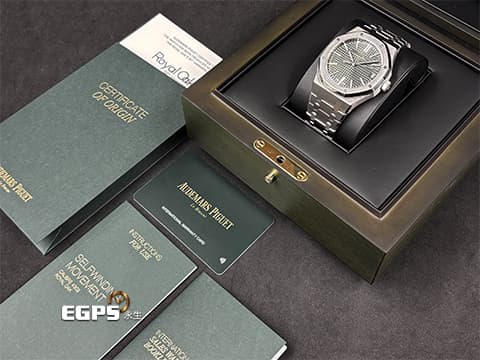 Audemars Piguet 愛彼 AP錶 Royal Oak 皇家橡樹 15510ST.OO.1320ST.04 軍綠色格紋面盤 不鏽鋼 大三針 2022年保單 50週年紀念款「50TH ANNIVERSARY」專屬自動盤 15510 ST 歡迎各路錶友以 PP、AP、勞力士 來店交換，本店將以最高價評估～ 自動上鍊 41mm