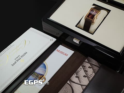 PATEK PHILIPPE 百達翡麗 PP Gondolo Serata 4962/200R 18K玫瑰金材質 花卉圖案棕色漆面錶盤 原廠鑲嵌94顆漸層錳鋁榴石（2.02克拉）錶圈 2025年保單 新錶參考訂價：1,351,000元  石英機芯 28.6 x 40.85 mm