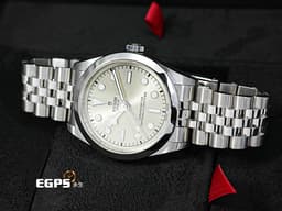TUDOR 帝舵 Black Bay 36 碧灣 79640-0003&nbsp;<font color="#e5e0ca">香檳色面盤</font> 雪花針 不鏽鋼 <font color="#FF0000">最新款五節錶帶搭配快速調節「T-fit」折疊扣 2026年保單</font> 自動上鍊 36mm