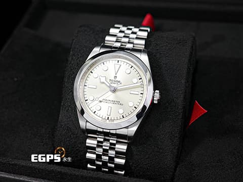 TUDOR 帝舵 Black Bay 36 碧灣 79640-0003&nbsp;香檳色面盤 雪花針 不鏽鋼 最新款五節錶帶搭配快速調節「T-fit」折疊扣 2026年保單 自動上鍊 36mm