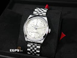 TUDOR 帝舵 Black Bay 36 碧灣 79640-0003&nbsp;<font color="#e5e0ca">香檳色面盤</font> 雪花針 不鏽鋼 <font color="#FF0000">最新款五節錶帶搭配快速調節「T-fit」折疊扣 2026年保單</font> 自動上鍊 36mm