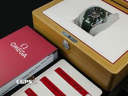 OMEGA 歐米茄 Seamaster 海馬 Aqua Terra 150系列 Worldtimer 世界時區 22032432210001 不鏽鋼材質 <font color="#99dd6e">綠色甲板紋浮雕地圖面盤</font> <font color="#FF0000">2024年保卡 </font> 同軸擒縱 自動上鍊 43mm