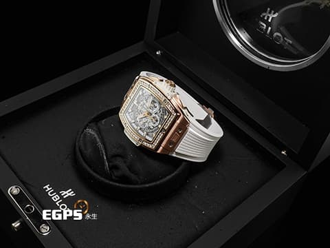 HUBLOT 宇舶 Spirit of Big Bang 大爆炸 靈魂系列 King Gold Blue 王金材質 642.OE.2010.RW 計時碼錶 酒桶型 鏤空面盤 原廠鑲嵌鑽石錶圈 2023年電子式保單 自動上鍊 42mm