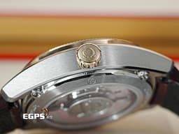 OMEGA 歐米茄 Constellation 星座 Globemaster Annual Calendar 系列 13023412211001<font color="#bd2e2e">「Pie Pan Dial 多邊型立體紅色錶盤」</font>Sedna金材質 半金款 年曆錶<font color="#ff0000">&nbsp;2022年台灣公司貨 </font>自動上鏈 41mm