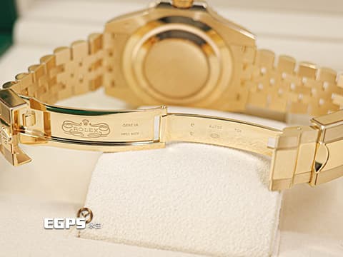 ROLEX 勞力士 GMT-Master II 蠔式 格林威治型 126718 GRNR 兩地時間&nbsp;18K黃金材質&nbsp;126718GRNR 灰黑雙色Cerachrom陶質字圈&nbsp;皮蛋圈&nbsp;2025年保單 紀念型五珠（Jubilee）錶帶 自動上鍊 40mm