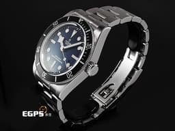 TUDOR 帝舵 Heritage Black Bay 68 碧灣 M7943A1A0NU-0001 7943A 不鏽鋼材質 <font color="#70cce1">最新快速調節「T-fit」折疊扣 帝舵藍面盤 黑色陶瓷圈 藍水鬼 </font> <font color="#FF0000">自製機芯 2025年保卡</font> 潛水錶 自動上鍊 43mm