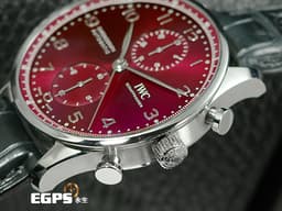 IWC 萬國 Portugieser Chronograph 經典 葡萄牙 系列 IW371616&nbsp;<font color="#bb0707">酒紅色放射紋面盤 大葡萄牙</font><font color="#ff0000">&nbsp;</font>計時碼錶&nbsp;不鏽鋼&nbsp;<font color="#FF0000">透明錶背款 2022年台灣公司貨</font> 自動上鍊 41mm