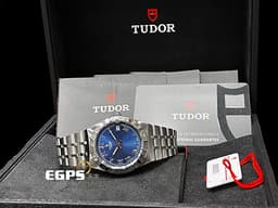 TUDOR 帝舵  Royal 皇家系列 28400-0006 中型 <font color="#4169e1">坑紋外圈 藍色太陽紋面盤</font>  大三針 不鏽鋼 <font color="#FF0000">2025年保單 </font> 自動上鍊 34mm