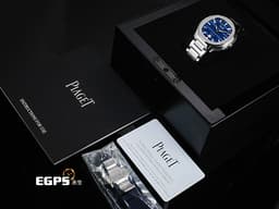 PIAGET 伯爵 Polo Signature Date 系列 G0A51032 枕型 <font color="#8fbeff">藍色緣飾紋理面盤</font><font color="#3773b3">&nbsp;</font>不鏽鋼材質 <font color="#ff0000">2026年保卡</font> 自動上鍊 42mm