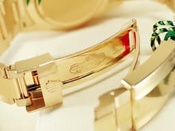 ROLEX 勞力士 DAYTONA 迪通拿 116508 18黃金材質 鍊帶款 <font color="#05f0f0">原廠鑲嵌八顆鑽石時標 黑色面盤 金色計時圈</font>&nbsp; <font color="#ff0000">2023年保卡</font> 計時碼表&nbsp;自動上鍊 40mm