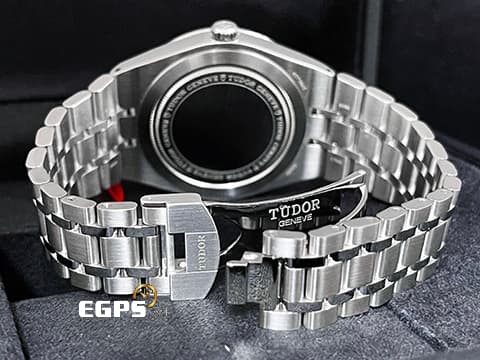 TUDOR 帝舵  Royal 皇家系列 28400-0006 中型 坑紋外圈 藍色太陽紋面盤  大三針 不鏽鋼 2025年保單  自動上鍊 34mm