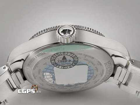 Montblanc萬寶龍 1858 GMT MB129616 藍色太陽放射紋面盤 錶背雕刻世界地圖、海洋及 24 個時區城市名稱 可作為世界時間參考 2025年&nbsp;不鏽鋼材質&nbsp;自動上鍊 43mm