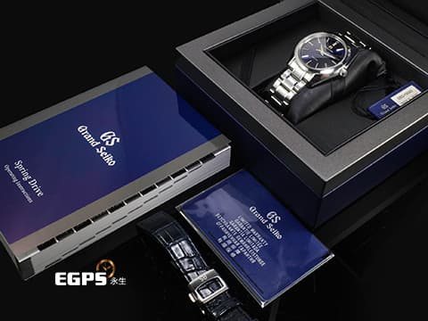 GRAND SEIKO 特級精工 GS 精工 Heritage Collection&nbsp;44GS問世55週年 紀念款 【月天心】 深藍色放射壓紋面盤&nbsp;SBGY009 不鏽鋼材質&nbsp;2024年保卡 限量1500只 附原廠不鏽鋼鏈帶&nbsp;手動上鍊 41mm