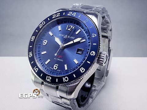 Montblanc萬寶龍 1858 GMT MB129616 藍色太陽放射紋面盤 錶背雕刻世界地圖、海洋及 24 個時區城市名稱 可作為世界時間參考 2025年&nbsp;不鏽鋼材質&nbsp;自動上鍊 43mm