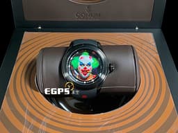 CORUM 崑崙 Bubble 泡泡錶 L390/03634 <font color="#05f0f0">立體小丑  藝術家Matt Barnes  另類藝術 </font>黑色面盤  PVD鍍黑鈦金屬材質  特殊半球體拱形雙面玻璃鏡面 <font color="#FF0000">無指針內圈顯示設計  全球限量88只</font> 自動上鍊&nbsp;52mm