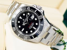 ROLEX 勞力士 Sea-Dweller 126600 蠔式 <font color="#CE0000">海使者 50週年 單紅 MK1 無皇冠版</font> 不鏽鋼 陶瓷錶圈 排氦氣閥 <font color="#ff0000">2018年保單</font>&nbsp;<font color="#FF0000">台灣公司貨</font> 潛水錶 自動上鍊 43mm