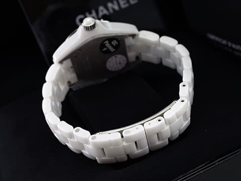 CHANEL 香奈兒 J12 BLUE LIGHT H3826 白色陶瓷材質 藍色夜光數字時標  全球限量2000只 2024年已回原廠保養 石英機芯 33mm