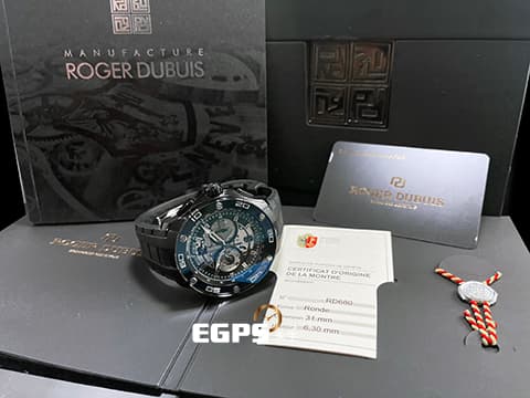 ROGER DUBUIS 羅杰杜彼 Pulsion 鈦金屬計時碼錶 RDDBPU0005&nbsp; 冒險家鏤空計時腕 2025年保單錶&nbsp;RDDBPU0005 微型自動盤  極線條簡潔流暢，又不失神秘感 延伸至錶殼側面的藍寶石水晶錶圈&nbsp;機芯100%符合日內瓦印記標準的製錶商 自動上鏈 44mm