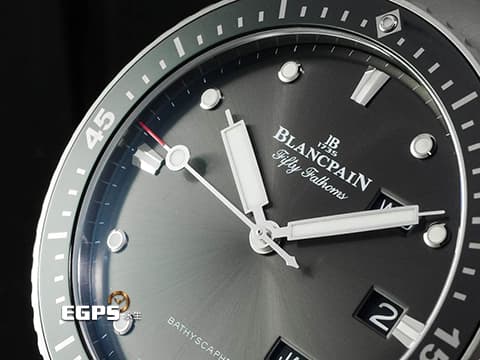 BLANCPAIN 寶鉑 五十噚系列 5071 1110 71S 不鏽鋼材質 鏈帶款&nbsp;灰色流星放射飾紋 年曆錶&nbsp;2024年保卡 台灣公司貨 錶友未使用蒐藏品 官方訂價：993,000元&nbsp;自動上鍊 43mm