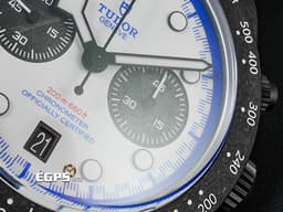 TUDOR 帝舵 Black Bay Chrono “Carbon 25” M79377KN-0001 黑色碳纖維材質 79377<font color="#FF0000">&nbsp;</font><font color="#05f0f0">碳纖維材質計時盤 F1賽車圖案鈦金屬底蓋 「極速白」</font><font color="#FF0000"> F1車隊紀念款 限量2,025支 2025年保卡</font>&nbsp;自動上鍊 42mm