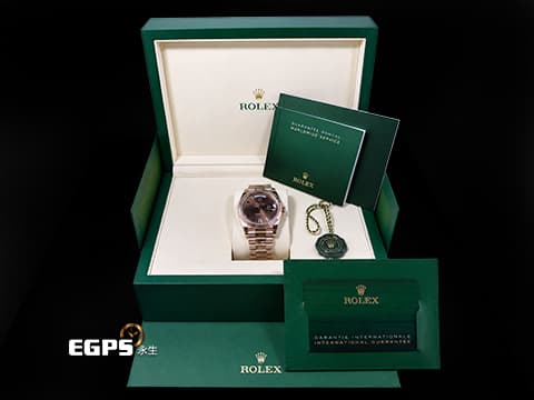 ROLEX 勞力士 Day-Date 40 蠔式 星期日曆型 228235 巧克力色面盤 羅馬數字時標 永恆玫瑰金 經典三角坑紋錶圈 2026年木紋保卡 元首型（President）錶帶 總統帶 DD40 自動上鍊 40mm