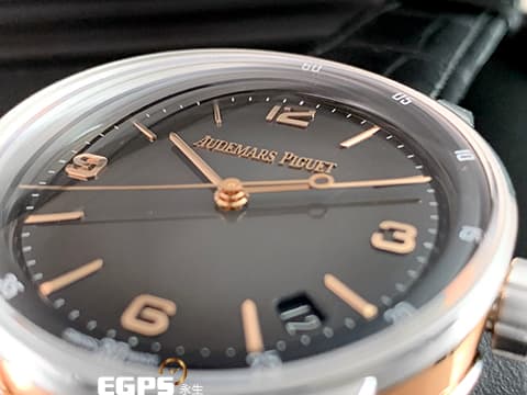Audemars Piguet 愛彼 AP錶 Code 11.59系列 15210CR.OO.A002CR.01 漸層灰 煙燻灰色緞面紋面盤 18K白金+玫瑰金材質 大三針&nbsp;2021年新式保卡 顛覆傳統 最新巨作 15210 CR 自動上鍊&nbsp;41mm