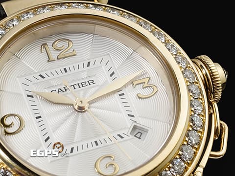 CARTIER 卡地亞 PASHA DE CARTIER 帕夏 2519 大型款 18K黃金材質&nbsp;原廠鑲嵌鑽石錶圈&nbsp;白色扭索面盤 極具辨識度的鑲嵌鑽石錶冠鎖設計&nbsp;自動上鏈 32mm
