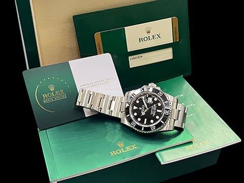ROLEX 勞力士 Submariner Date 蠔式 潛航者 116610LN 經典 黑水鬼 黑色陶瓷外圈&nbsp;附原廠盒單及2026原廠保養卡&nbsp;不鏽鋼材質&nbsp;自動上鍊 40mm