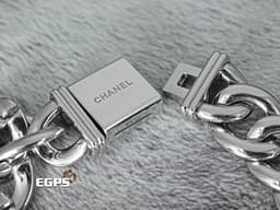 CHANEL 香奈兒 Premiere Gomette Chain 系列 H7018 大型款 黑面 不鏽鋼材質 <font color="#171616">鑲嵌凸圓形切割縞瑪瑙錶冠</font> <font color="#fa0000">2025年台灣公司貨</font> 石英機芯 26.1x20mm