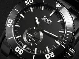 ORIS 豪利時 Aquis Date Titan Small Second 時間之海 7674 <font color="#4F4F4F">黑色塗層</font>鈦金屬+不鏽鋼材質 陶瓷錶圈 0173976747754 小秒針 <font color="#FF0000">2025年保單</font> 排氦氣閥 潛水錶 自動上鍊 46mm