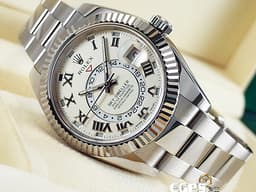 ROLEX 勞力士 Sky-Dweller 蠔式 天行者 326939 年曆錶 <font color=#FFFFDF>經典絕版羅馬數字時標</font> GMT 兩地時區 18K白金材質 <font color=#FF0000>2019年保單</font> 沙羅系統 <font color=#FFFF33>歡迎各錶友以PP、AP、勞力士來店交換，本店將以最高價評估～</font> 自動上鍊 42mm