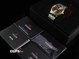 TUDOR 帝舵 Royal Day-Date 皇家系列 28603-0008 18K黃金材質 半金款&nbsp;&nbsp;<font color="#cc66000">巧克力棕色面盤 原廠鑲嵌鑽石時標 星期、日期顯示窗</font>&nbsp;<font color="#FF0000">2026年保卡</font>&nbsp;自動上鍊 41mm