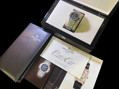 Patek Philippe 百達翡麗 PP錶 Nautilus 鸚鵡螺 5712/1A 金鷹 漸層藍色面盤 5712 不鏽鋼材質 鍊帶款  PP印記 動能顯示 月相盈虧 自動上鏈 40mm