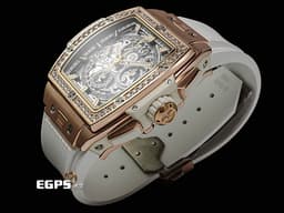 HUBLOT 宇舶 Spirit of Big Bang 大爆炸 靈魂系列 King Gold Blue <font color="#f3baa1">王金材質</font> 642.OE.2010.RW 計時碼錶 酒桶型 <font color="#05f0f0">鏤空面盤 原廠鑲嵌鑽石錶圈</font><font color="#FF0000"> 2023年電子式保單</font> 自動上鍊 42mm