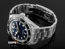TUDOR 帝舵 Heritage Black Bay 68 碧灣 M7943A1A0NU-0001 7943A 不鏽鋼材質 <font color="#70cce1">最新快速調節「T-fit」折疊扣 帝舵藍面盤 黑色陶瓷圈 藍水鬼 </font> <font color="#FF0000">自製機芯 2025年保卡</font> 潛水錶 自動上鍊 43mm