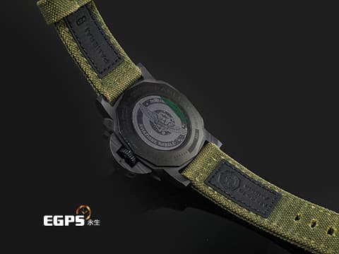 PANERAI 沛納海 Submersible Marina Carbotech PAM01698&nbsp;PAM1698 碳纖維材質 漸層啞光綠色粒紋面盤&nbsp;2026年保卡&nbsp;自動上鍊 44mm