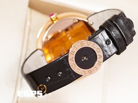 BVLGARI 寶格麗錶 Bulgari Mediterranean Eden 地中海伊甸園 MEP40G 彩寶腕錶&nbsp;原廠鑲鑽 珍珠貝母面盤&nbsp; 鑲飾橄欖石、黃水晶、碧璽、帕托石等10種色彩寶石 玫瑰金材質 高級珠寶腕錶 石英腕錶 40mm