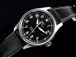 IWC 萬國 Schaffhausen Mark XVIII 馬克十八 飛行員 IW327001 經典款 <font color="#ff0000">防磁軟鐵內殼抗干擾提升精確度</font> 自動上鍊 40mm