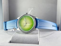 H. Moser &amp; Cie. 亨利慕時 Pioneer Centre Seconds 開拓者 <font color="#05f0f0">清新亮眼的柑橘綠面盤</font> 3201-1204 三日鍊 <font color="#3f8bee">開拓者大三針 </font><font color="#058703">柑橘綠概念腕錶</font><font color="#03f6f9">&nbsp;</font>不鏽鋼 大三針&nbsp;<font color="#FF0000">2025年保單</font>&nbsp;自動上鍊&nbsp; 42.8mm