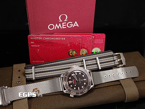 OMEGA 歐米茄 Seamaster Diver 300 海馬 21090422001001&nbsp;經典&nbsp;仿古風格「Tropical 」熱帶面盤、錶圈 另附原廠NATO錶帶&nbsp;鈦金屬 米蘭錶帶 同軸擒縱 排氦氣閥 潛水錶《No Time to Die 生死交戰 007 限定款》2022年保單&nbsp;自動上鍊&nbsp; 42mm