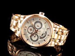 Carl F. Bucherer 寶齊萊 Manero 馬利龍 00.10902.03.16.01 18K玫瑰金材質 鏈帶款&nbsp;<font color="#05f0f0">萬年歷 月相顯示功能&nbsp;</font><font color="#ff0000">新錶參考訂價：1,900,000元 整支重約4.9兩</font><span style="font-size: 10pt;">&nbsp;自動上鍊 40mm</span>