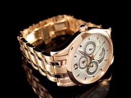 Carl F. Bucherer 寶齊萊 Manero 馬利龍 00.10902.03.16.01 18K玫瑰金材質 鏈帶款&nbsp;<font color="#05f0f0">萬年歷 月相顯示功能&nbsp;</font><font color="#ff0000">新錶參考訂價：1,900,000元 整支重約4.9兩</font><span style="font-size: 10pt;">&nbsp;自動上鍊 40mm</span>