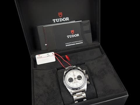 TUDOR 帝舵 Heritage Black Bay Chrono 79360N 碧灣 計時碼錶 2025年最新款式 五珠款 「T-fit」快速調節帶扣 白熊貓  2026年保卡&nbsp;自動上鍊 41mm