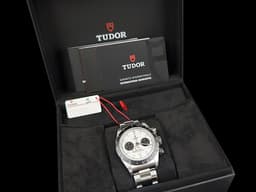 TUDOR 帝舵 Heritage Black Bay Chrono 79360N 碧灣 計時碼錶 <font color="#ffffff">2025年最新款式 五珠款 「T-fit」快速調節帶扣 白熊貓 </font> <font color="#FF0000">2026年保卡</font>&nbsp;自動上鍊 41mm